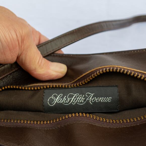 Vintage SAKS FIFTH AVENUE Brown Leather Shoulder Bag Purse Handbag Clutch - Picture 8 of 9